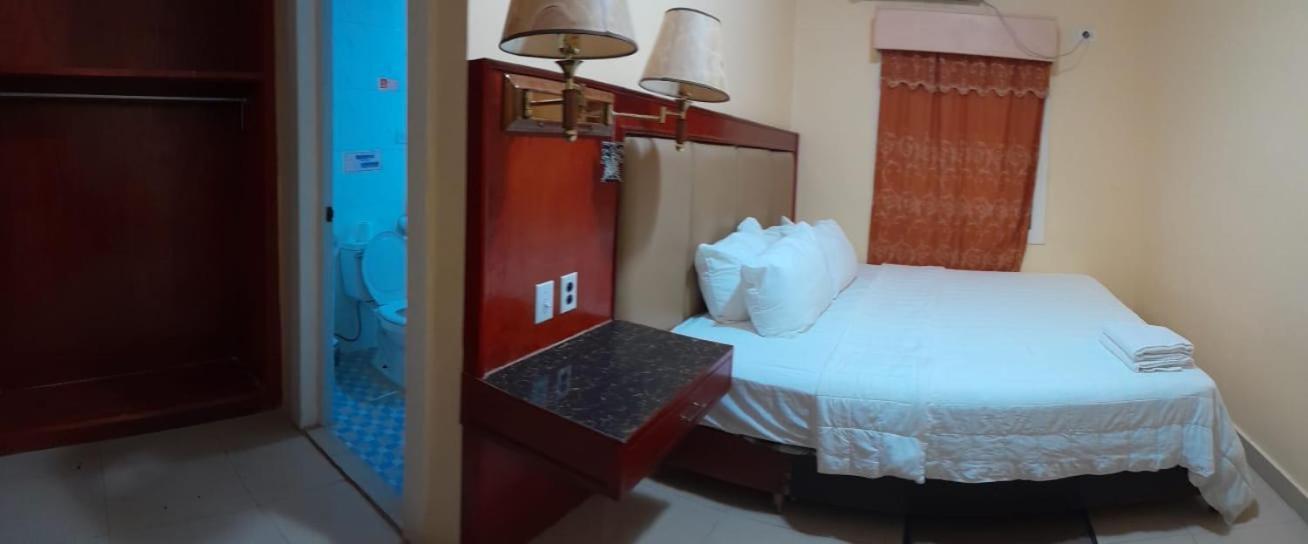China Town Hotel Caye Caulker Kültér fotó